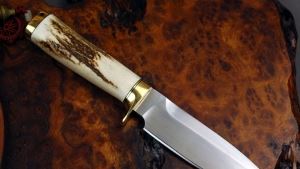日本大同特殊超级粉末系合金钢猎刀
